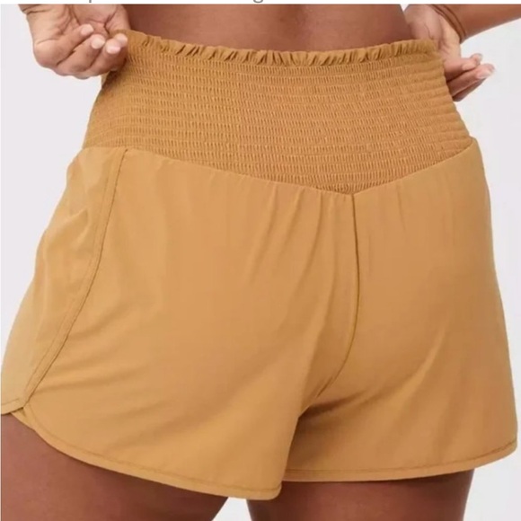 OFFLINE By Aerie Real Me Smocked Running Short sz XL - Picture 2 of 6